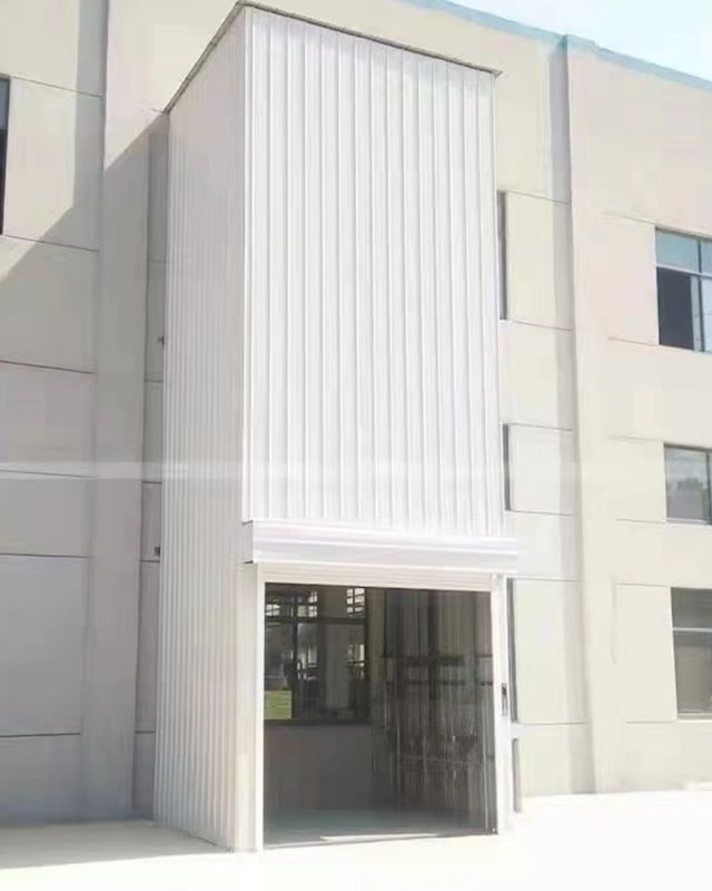 封闭货梯