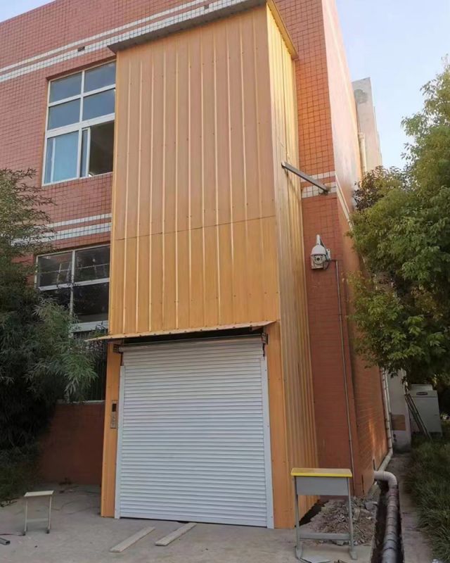 封闭货梯